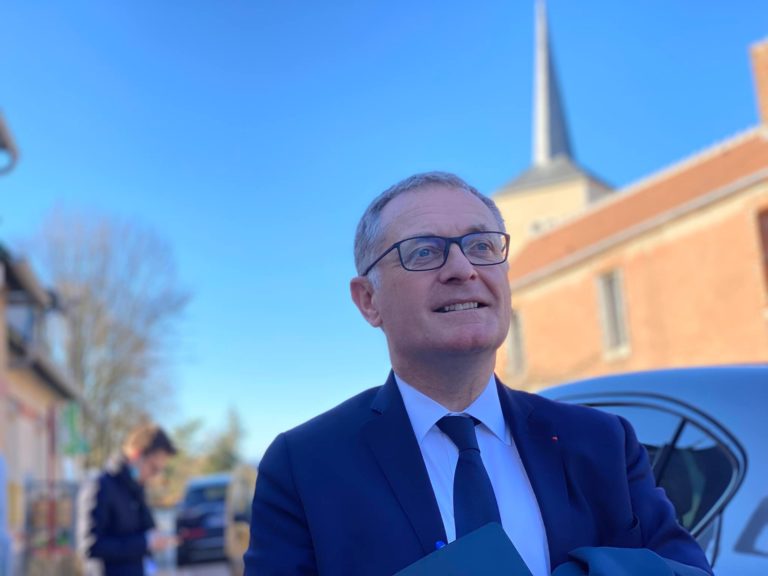 Avec le député Jean-Pierre Door à la Maison de santé de Bellegarde